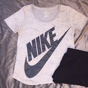 👟Nike Tee👟